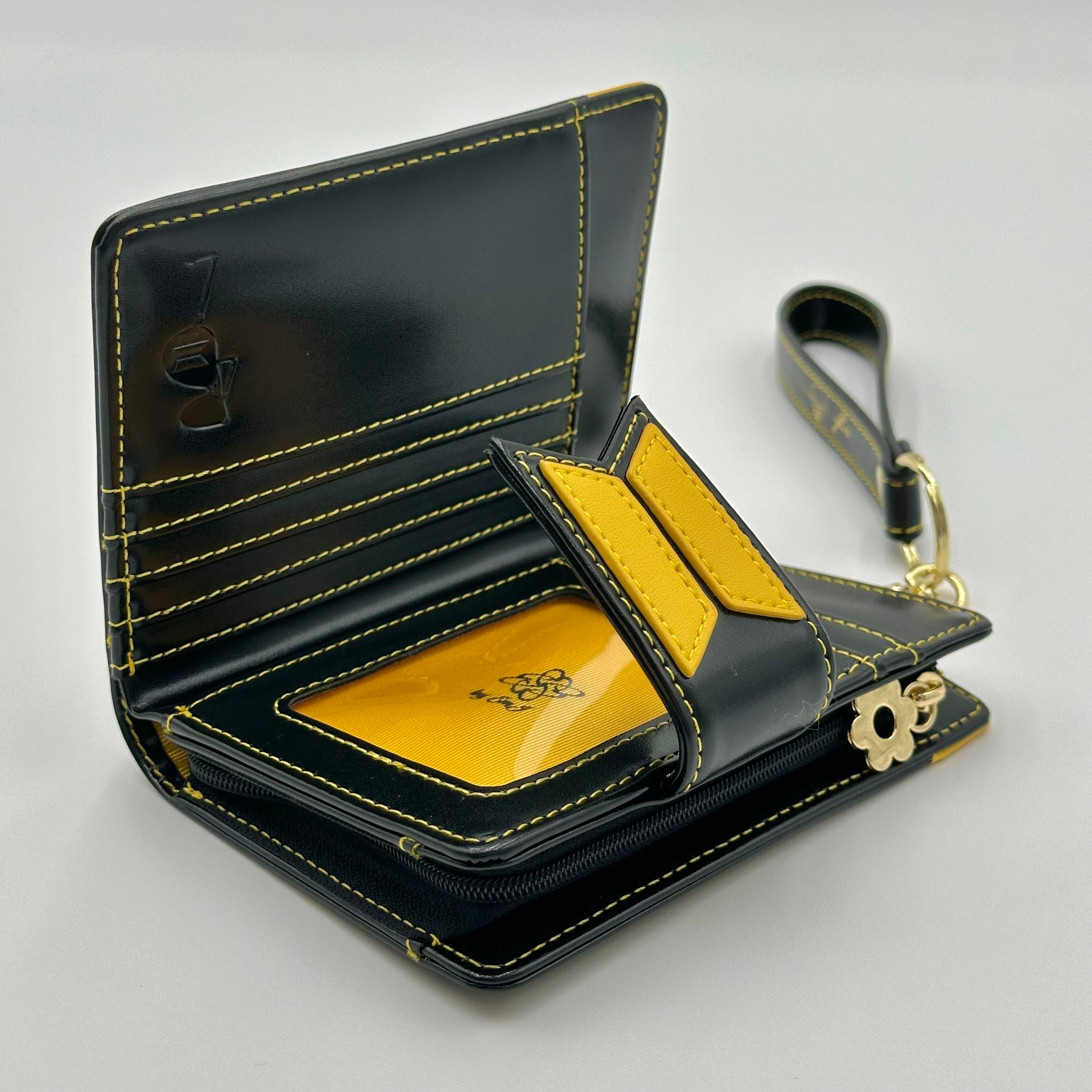 Trivia 起: Just Dance Wallet
