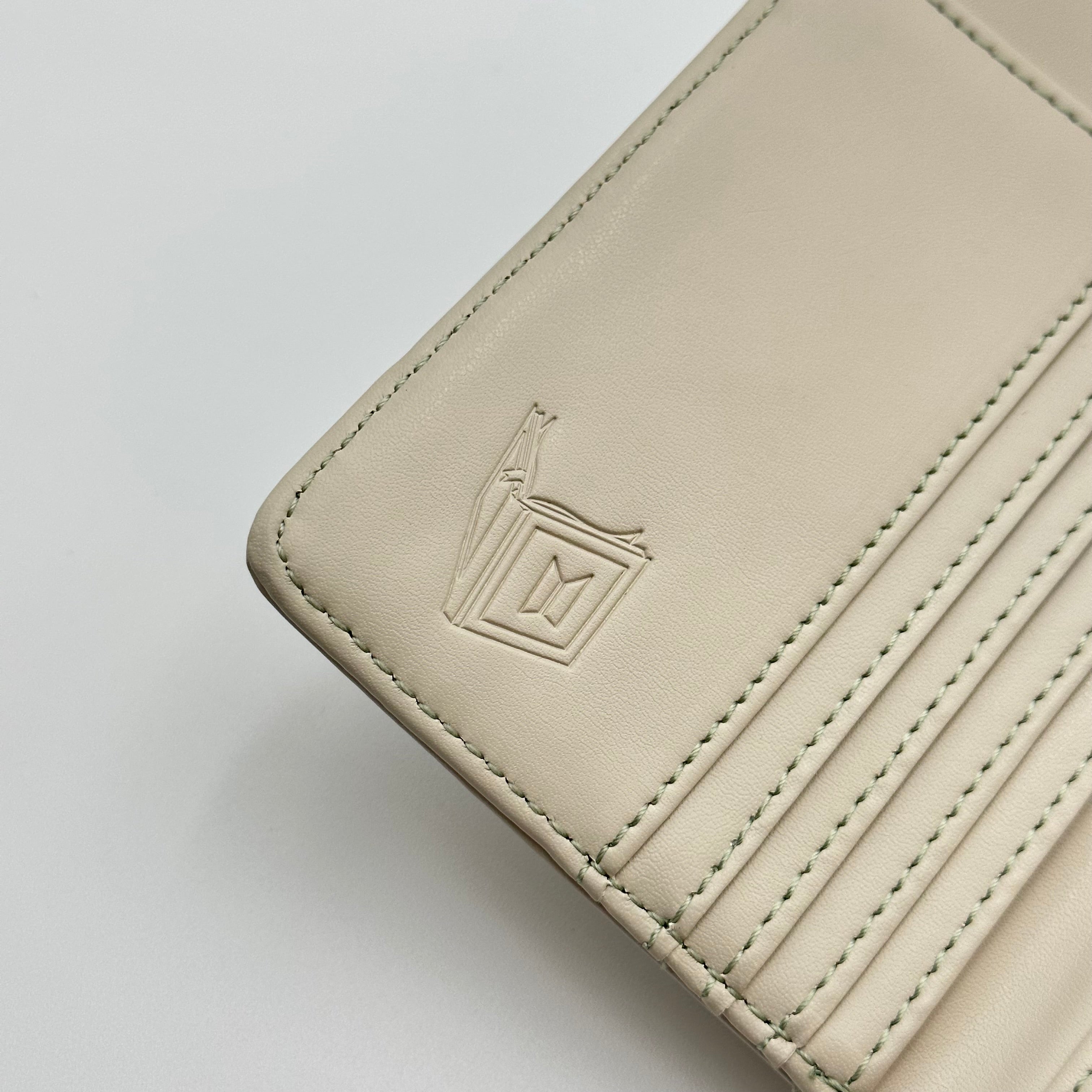 Trivia 承: Love Wallet