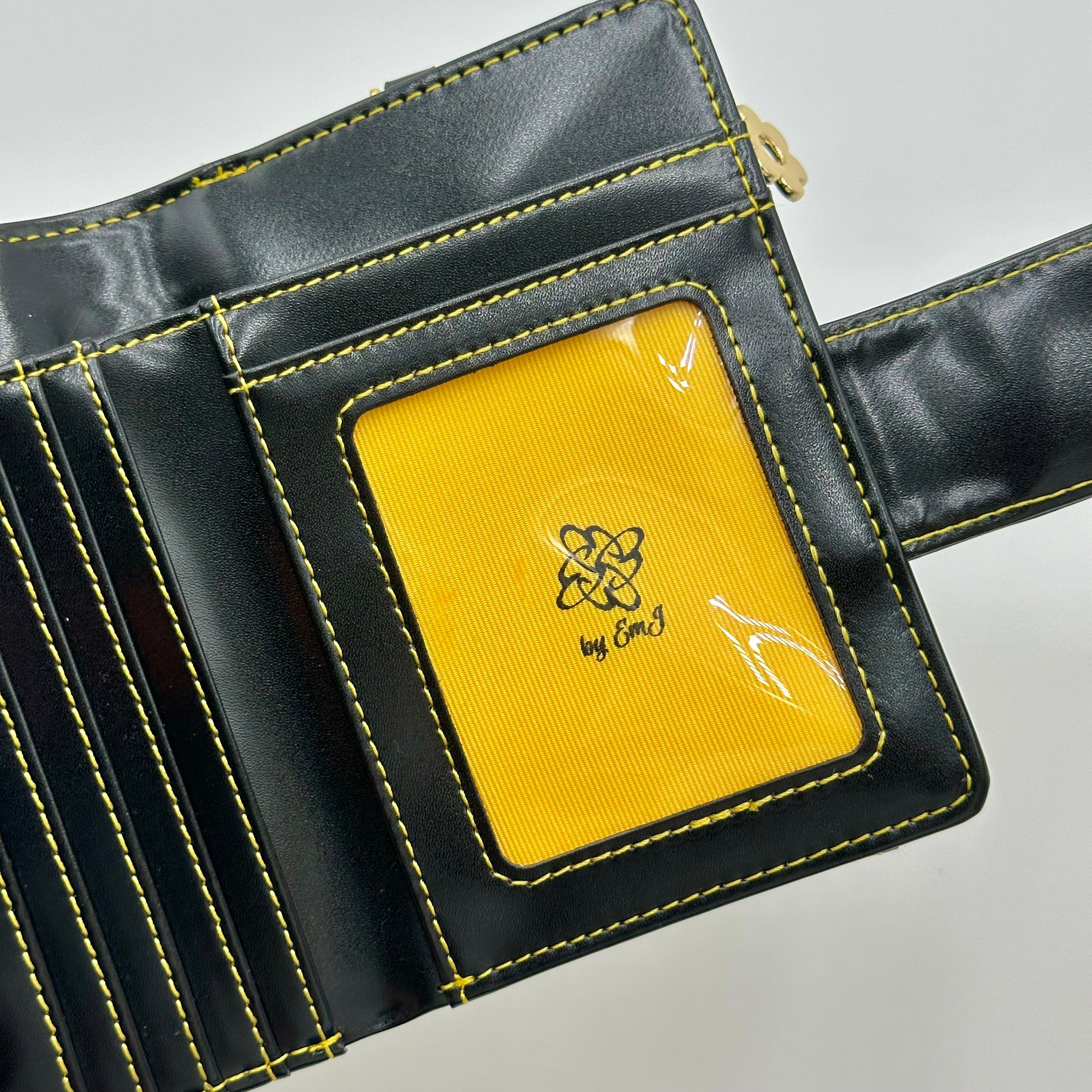 Trivia 起: Just Dance Wallet