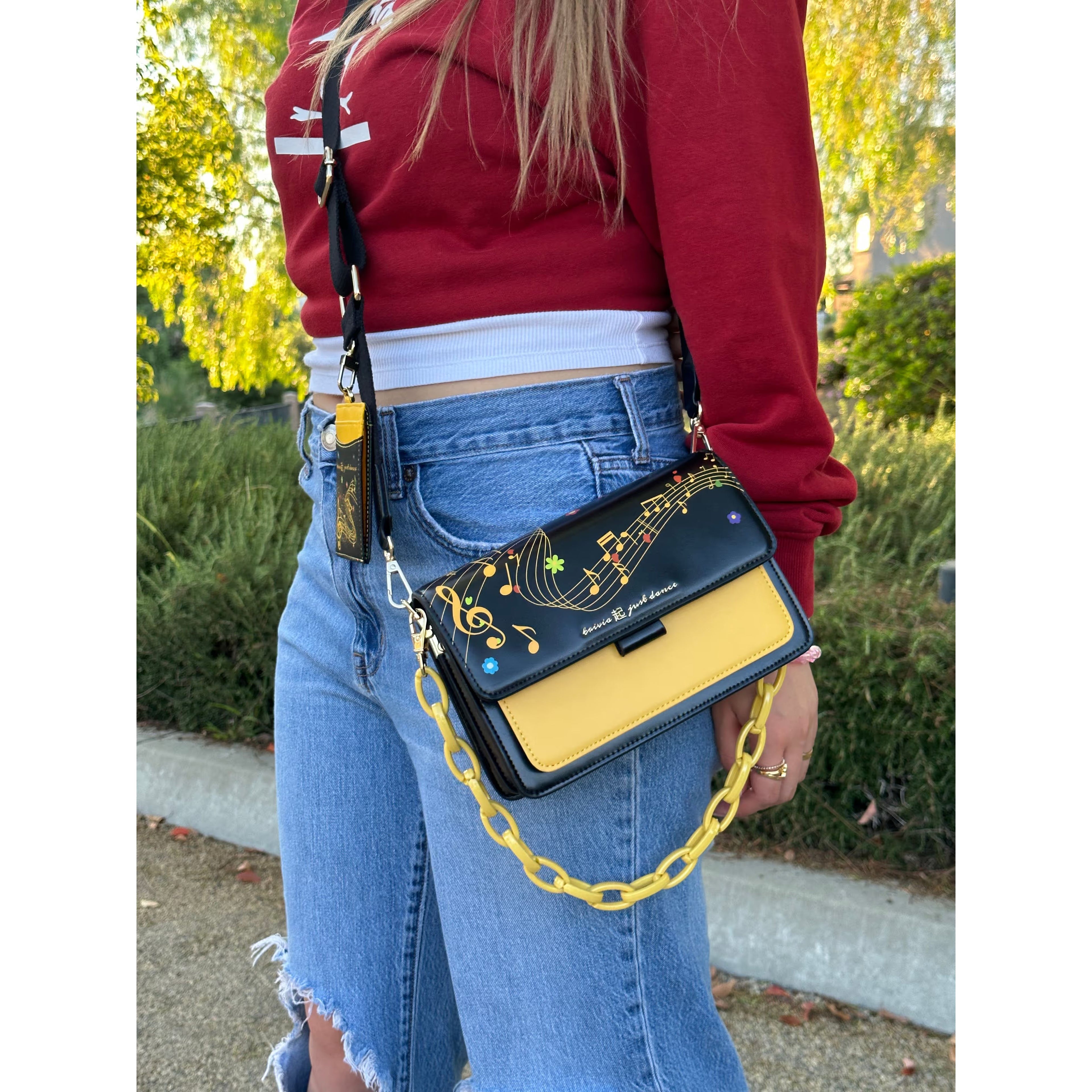 Trivia 起: Just Dance Bag