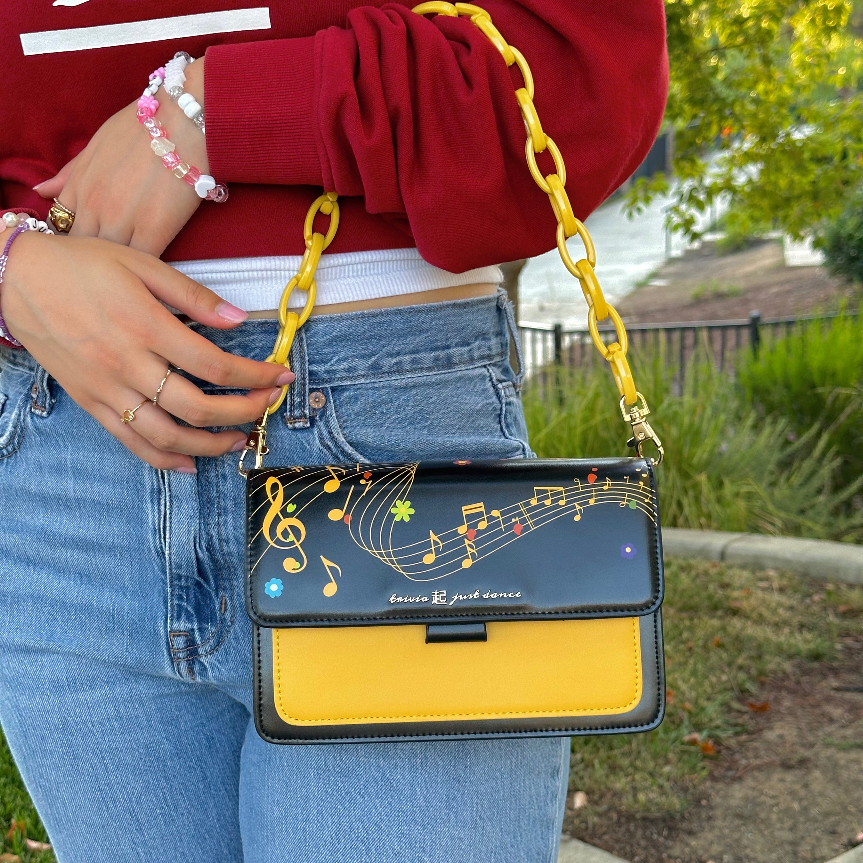 Trivia 起: Just Dance Bag