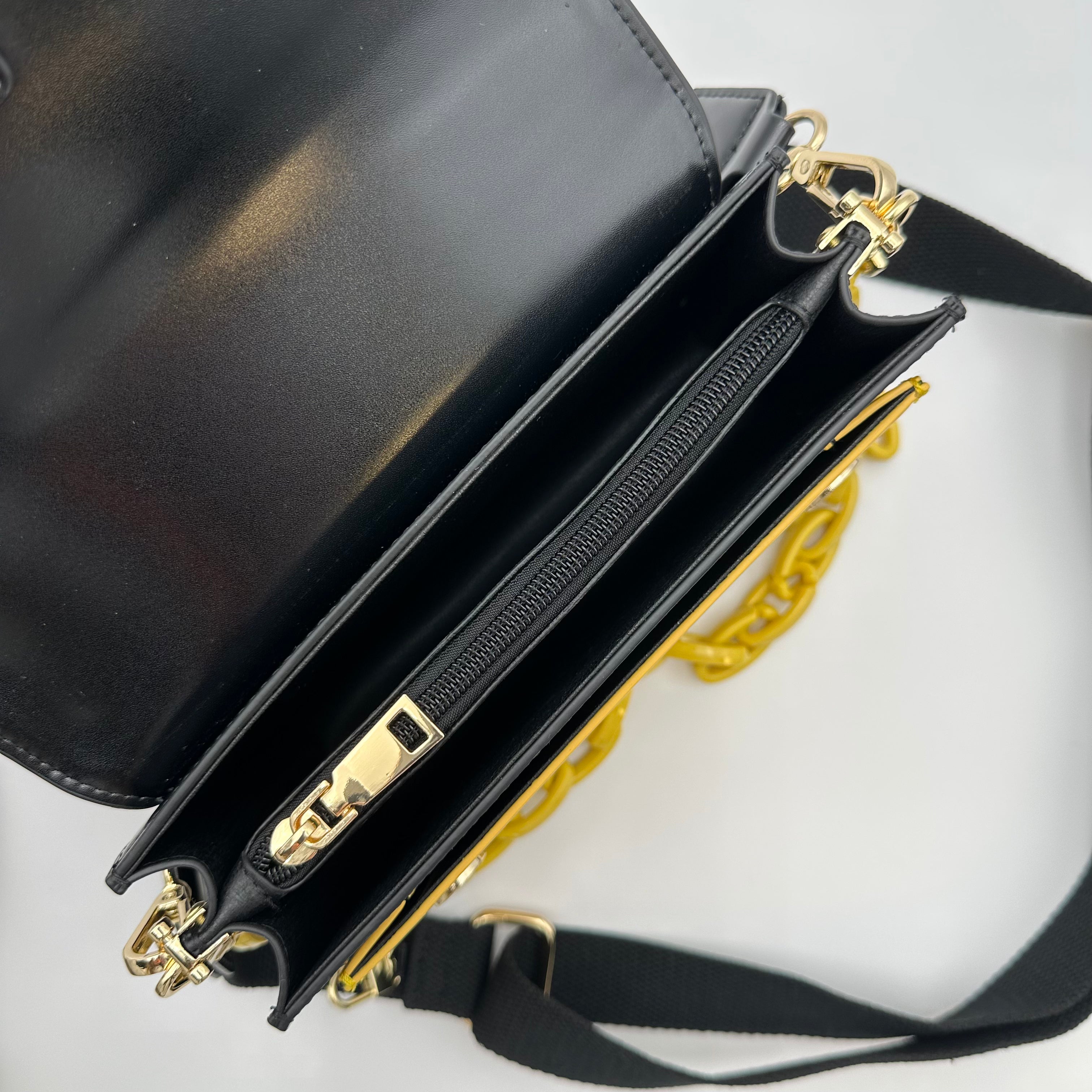 Trivia 起: Just Dance Bag