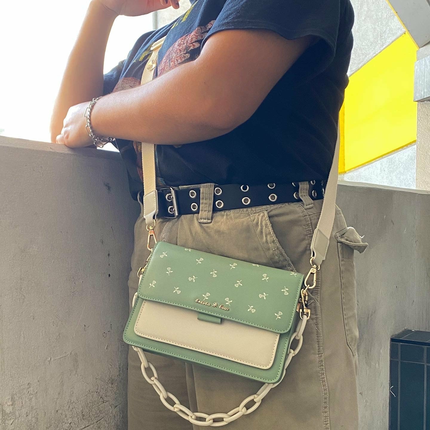 Trivia 承: Love Bag